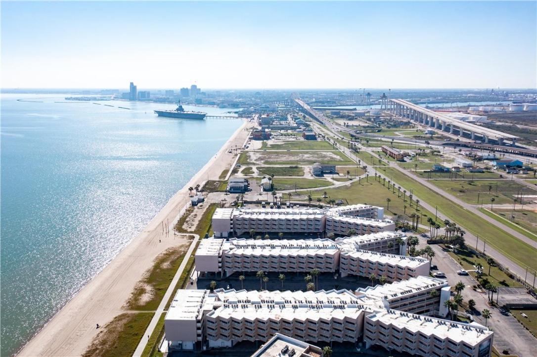 Apartment Waterfront North With And Pool Access *